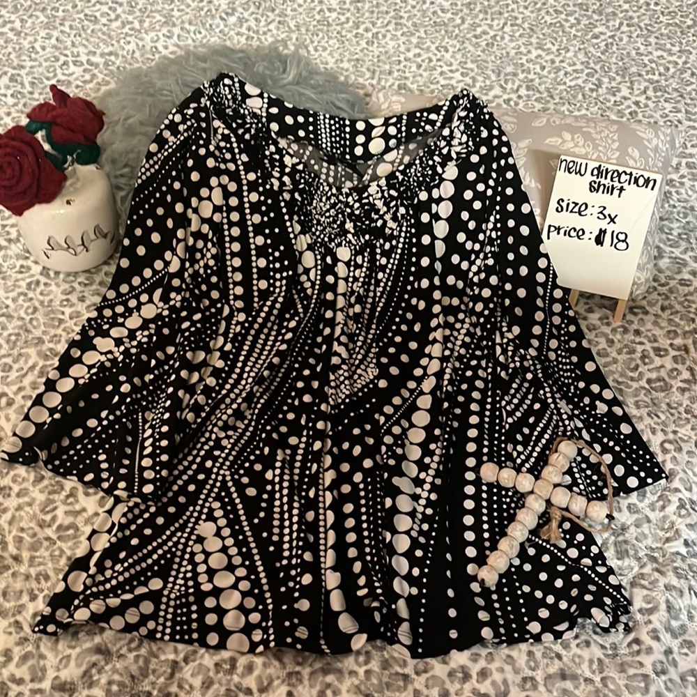 New Direction Shirt   Size:3X  Color:Black & White